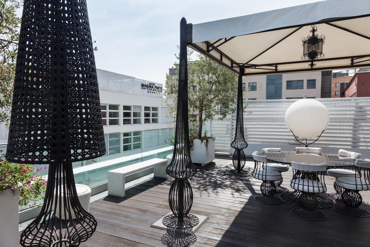 마그나 파스 이 호텔 어 퍼퓸 밀라노 외부 사진 Rooftop terrace